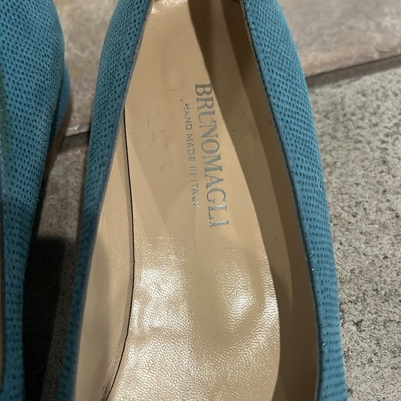 Bruno Magli Women's Blue Peep Toe Shoes - Picture 2 of 7